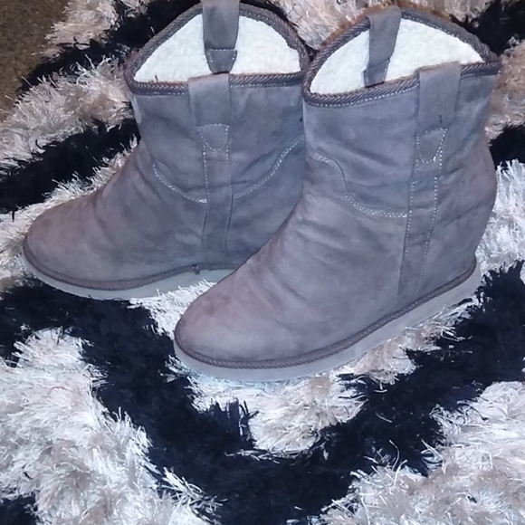 Qupid booties - Picture 1 of 5